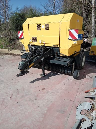 Presse balles rondes NEW HOLLAND BR 6090 - photo 4