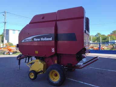 Presse balles rondes NEW HOLLAND BR 750 - photo 4