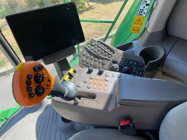 Moissonneuse JOHN DEERE T660HM - photo 2