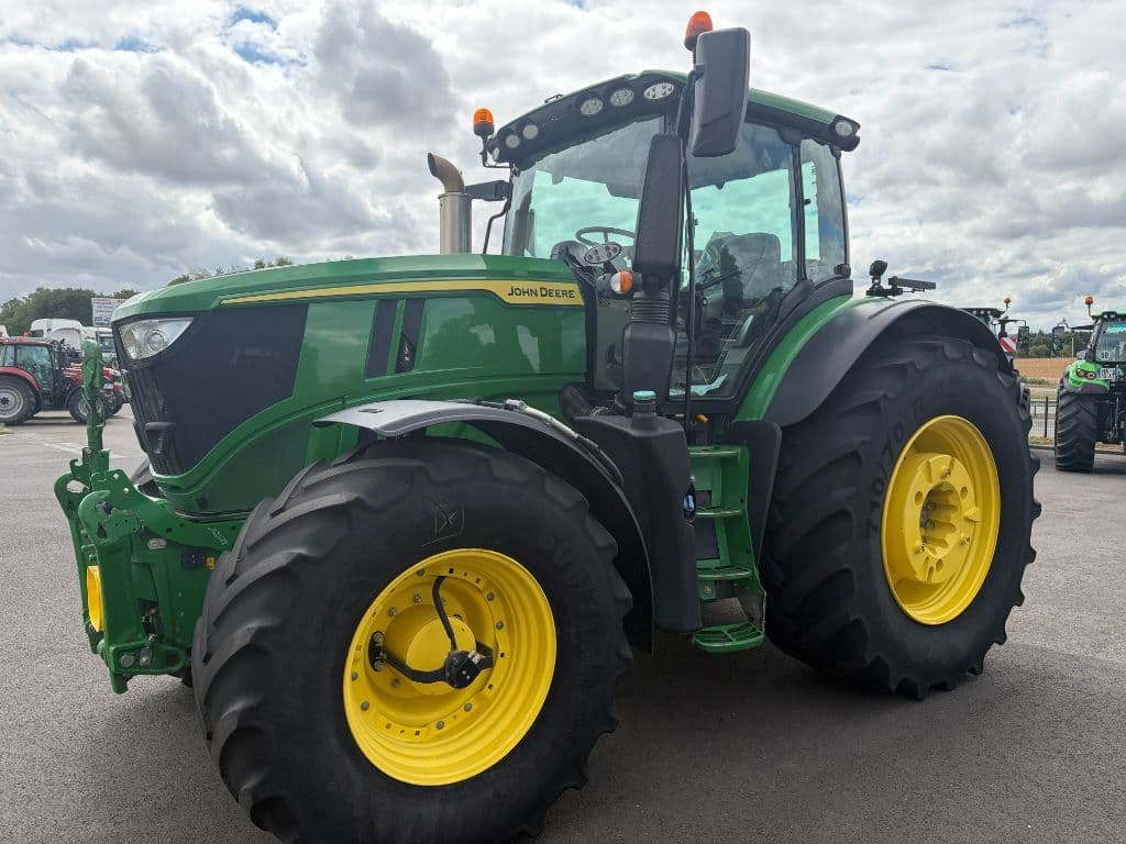 Tracteur JOHN DEERE 6R250 - photo principale