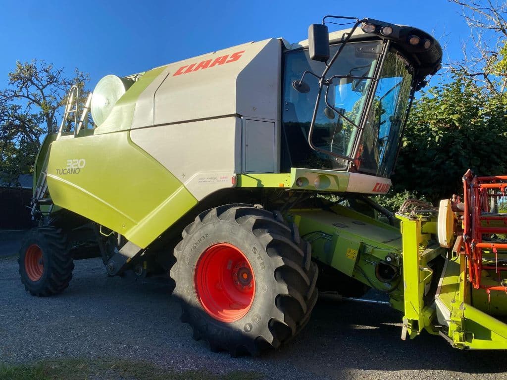 Moissonneuse CLAAS TUCANO 320 - photo principale