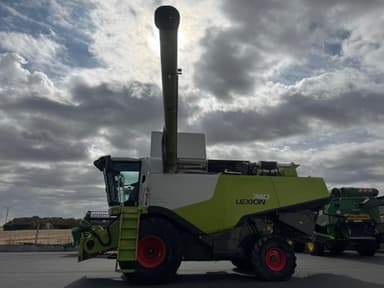 Moissonneuse CLAAS LEXION 740 - photo 2
