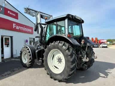 Tracteur chargeur VALTRA N123 - photo 3