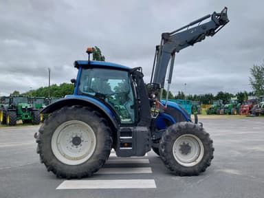 Tracteur chargeur VALTRA N 135 - photo 5