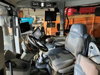Tracteur CLAAS ARION 550 - photo 4