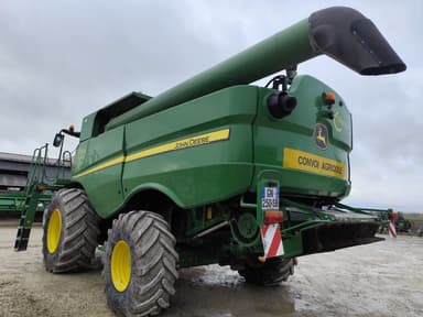 Moissonneuse JOHN DEERE S770 - photo 2