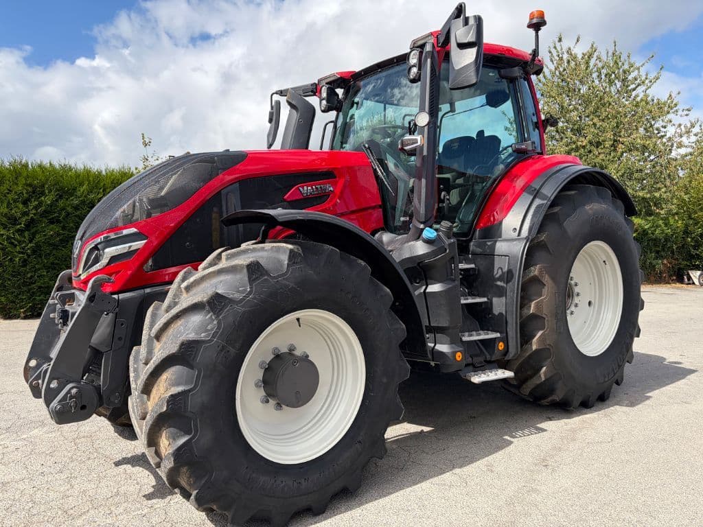 Tracteur VALTRA Q245 - photo principale