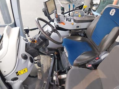 Tracteur chargeur NEW HOLLAND T5 120 - photo 4