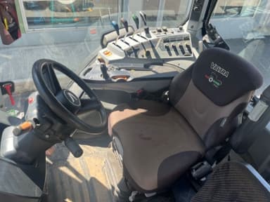 Tracteur chargeur VALTRA N135A - photo 4