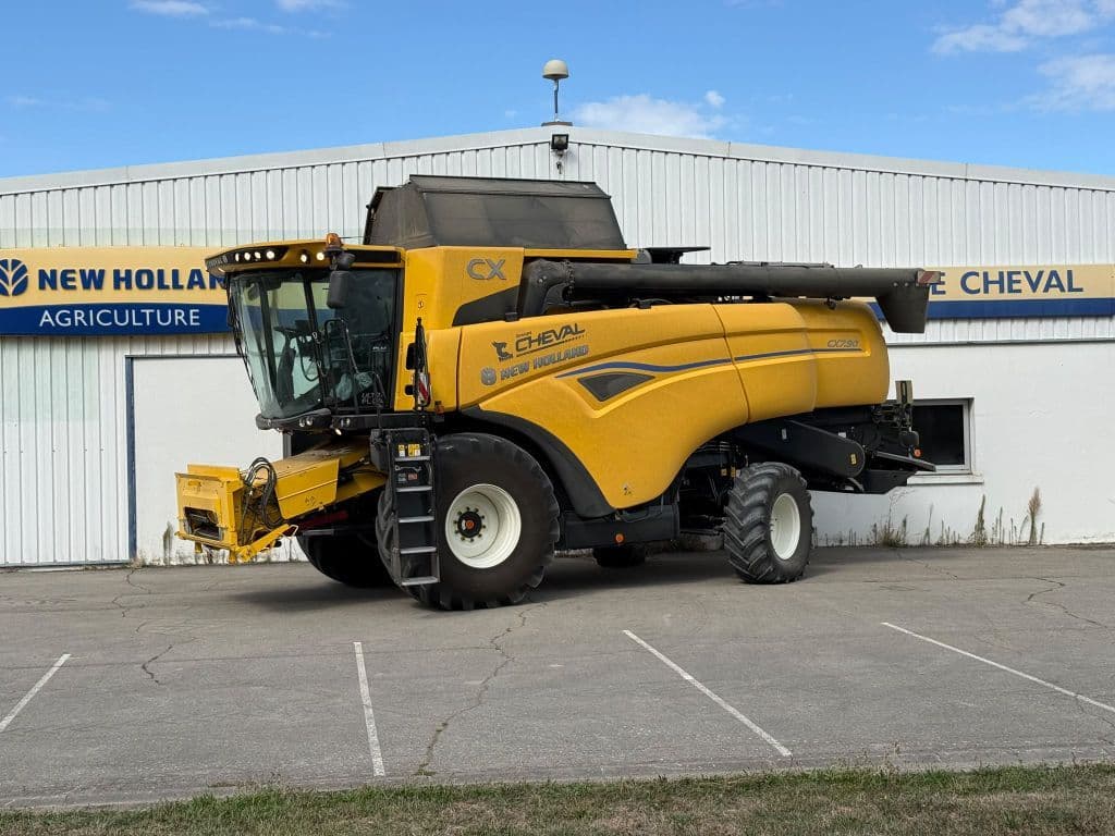 Moissonneuse NEW HOLLAND CX 7.90 - photo principale