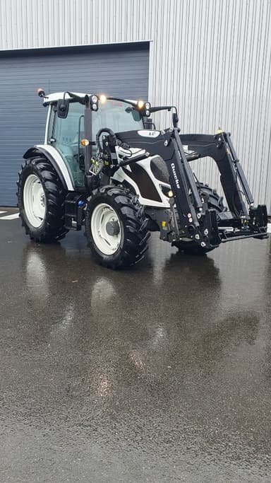 Tracteur chargeur VALTRA A114 - photo 2