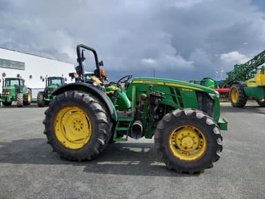 Tracteur JOHN DEERE 5085M - photo 2