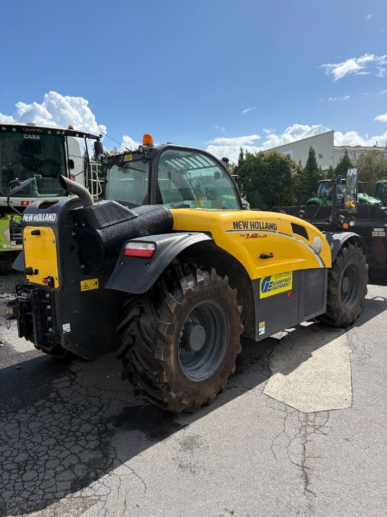 Telescopique NEW HOLLAND TH7.42 plus - photo principale