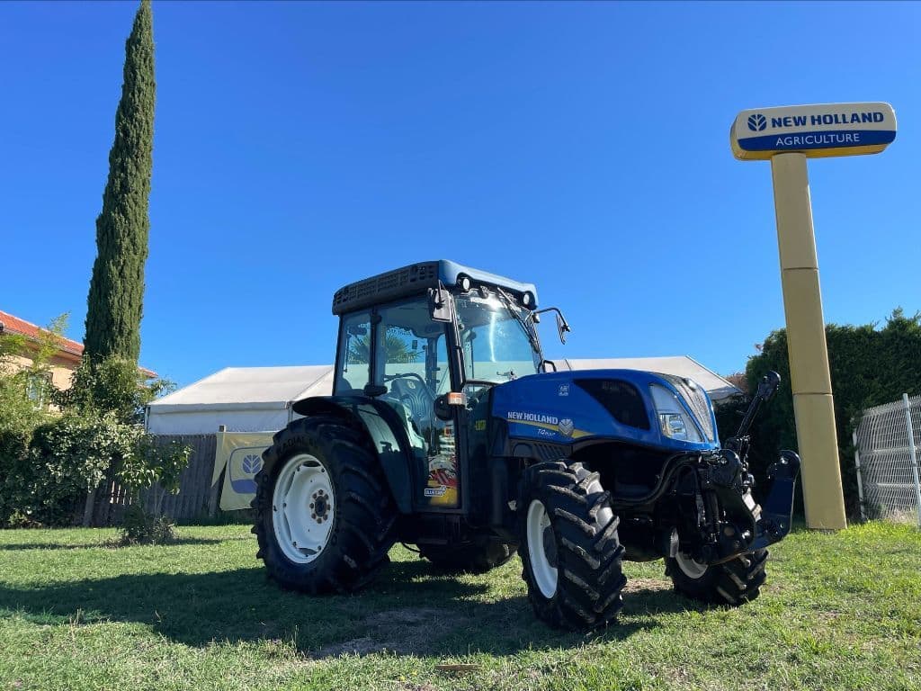 Tracteur NEW HOLLAND T4.90 LP  - photo principale