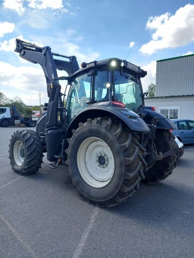Tracteur chargeur VALTRA T 154 Hi - photo 4