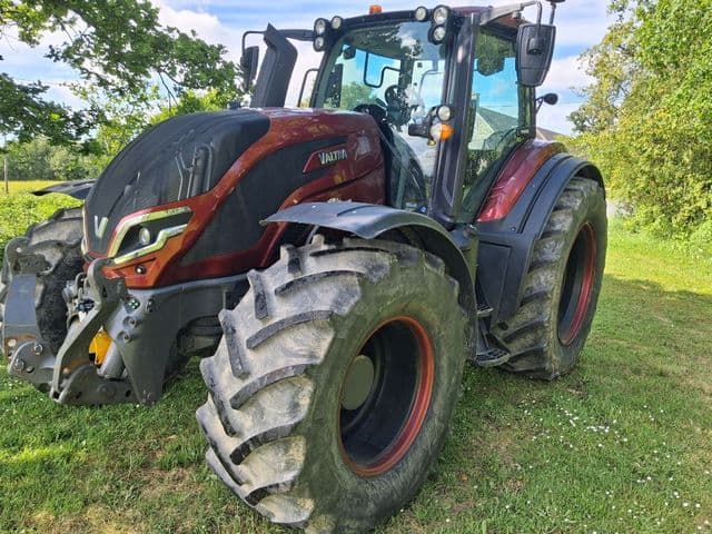 Tracteur VALTRA T215 - photo principale