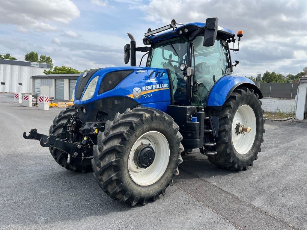 Tracteur NEW HOLLAND T7.225 - photo principale