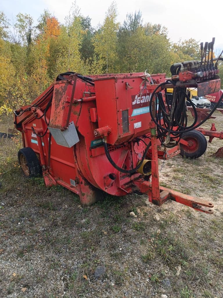 68e64ec0789b25e40f538cf4