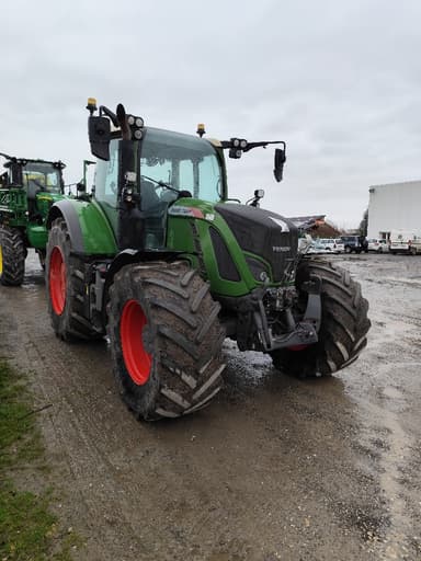 Tracteur FENDT 724 VARIO - photo 2