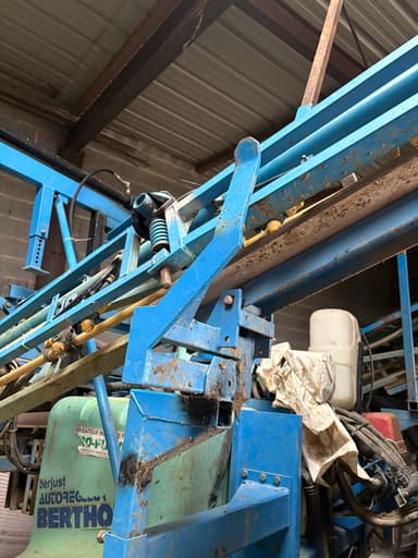 Pulverisateur BERTHOUD MACK 1200 L. / 20 M. - photo 3