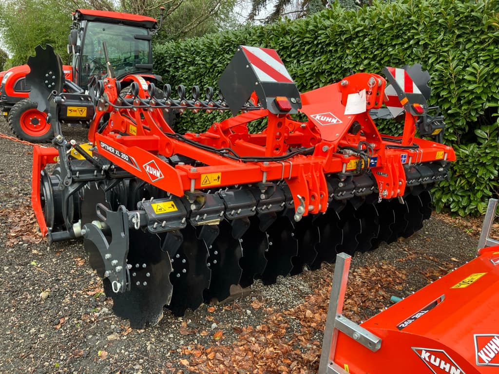 69a04f327d1756fb363eab33