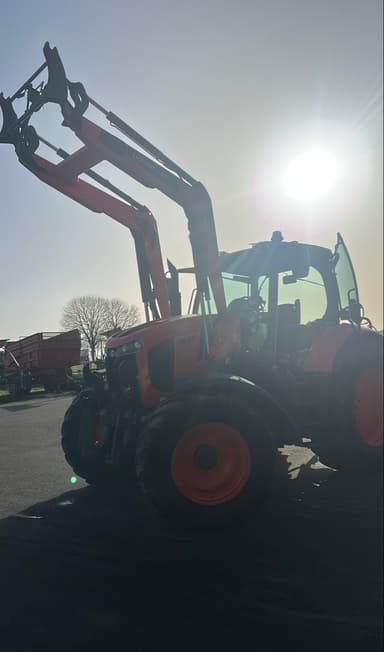 Tracteur chargeur KUBOTA M6121 - photo 2