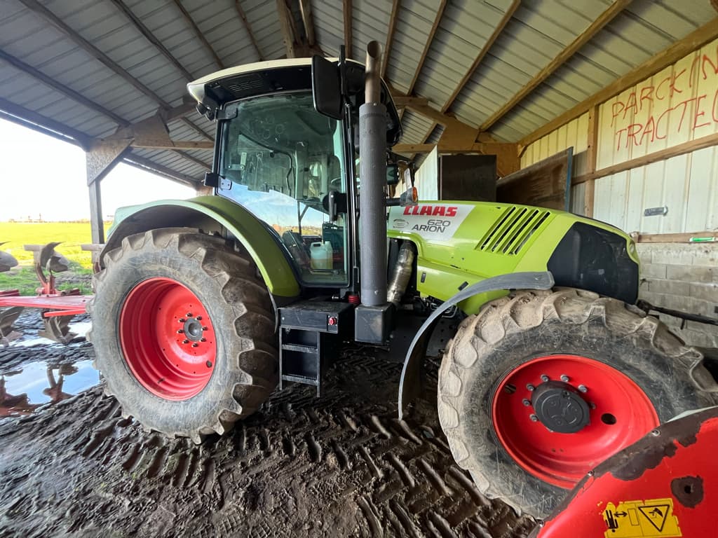 Tracteur CLAAS ARION 620 - photo principale