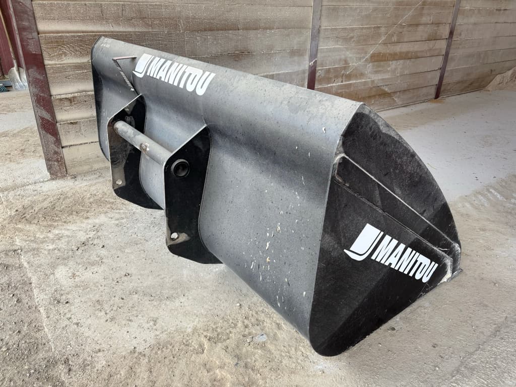 Godet MANITOU 2,45m - photo principale