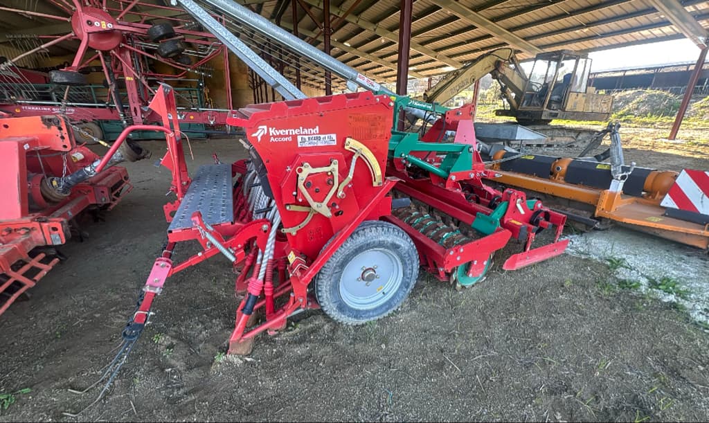 Combine de préparation de sol KVERNELAND M Drill /Accord • 2011 • 7 500€