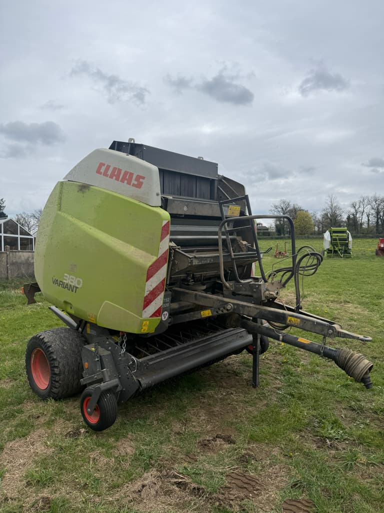 Presse balles rondes CLAAS VARIANT 380 RF - photo principale