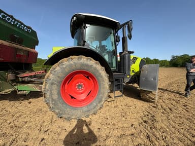 Tracteur CLAAS ARION 610 CIS - photo 4