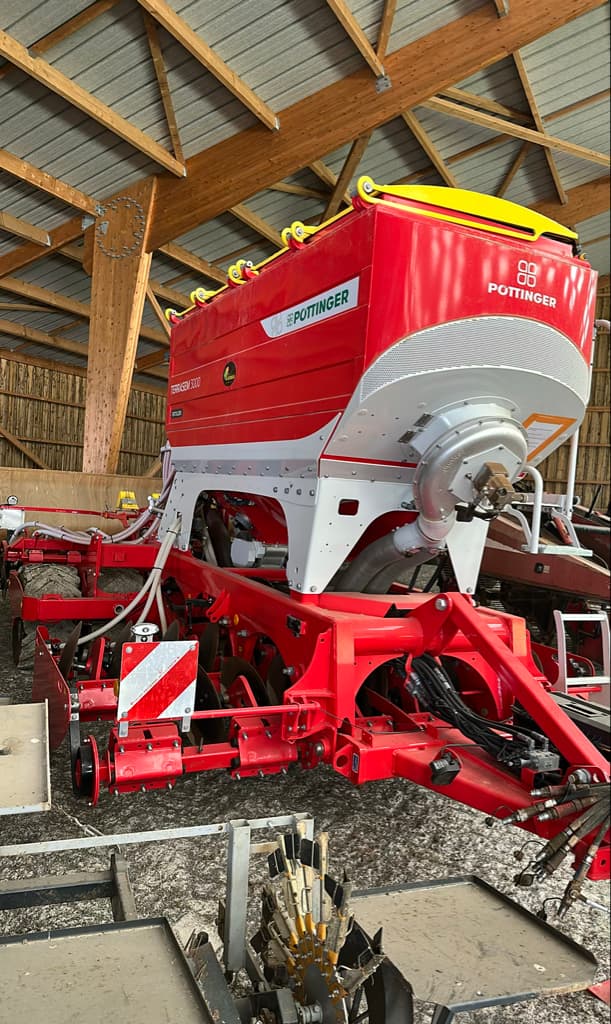 Semoir simplifié PÖTTINGER Terrasem 3000DZ - photo principale