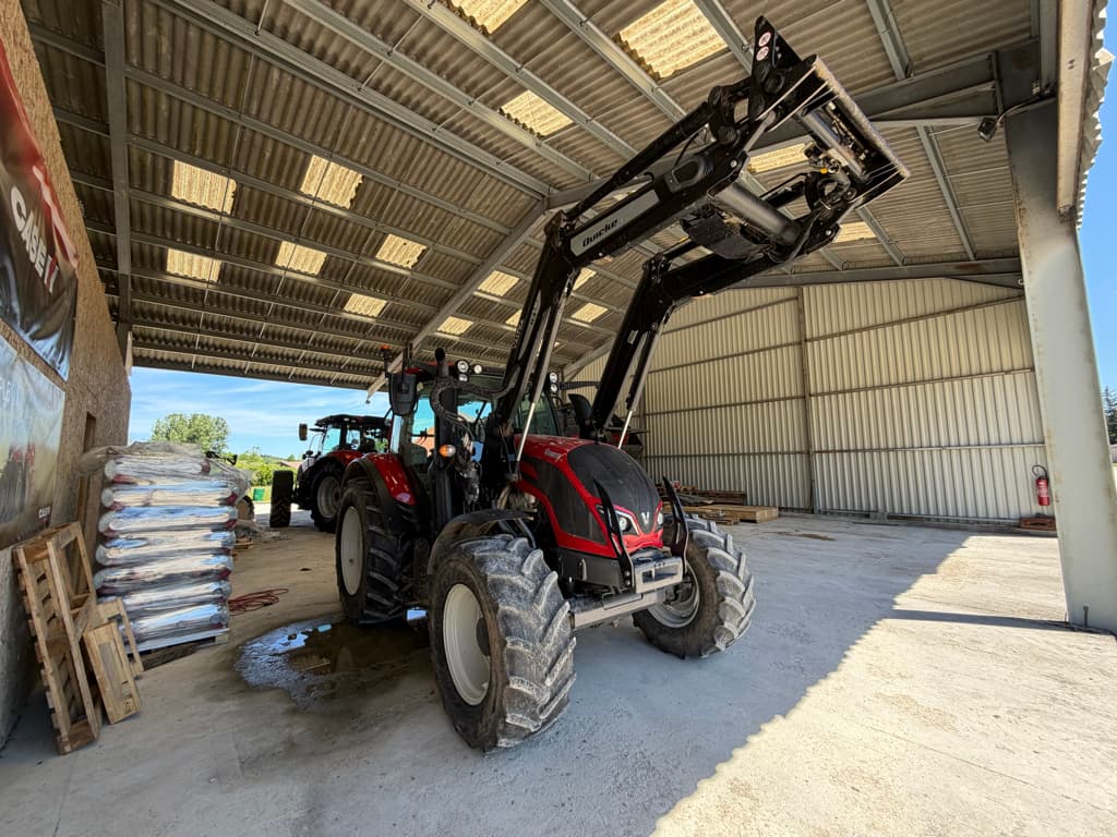 Tracteur chargeur VALTRA N104 - photo principale