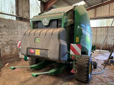 Presse balles rondes JOHN DEERE V451M - photo 3
