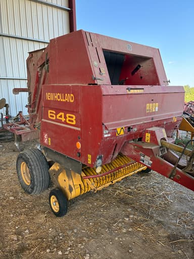 Presse balles rondes NEW HOLLAND 648 - photo 2