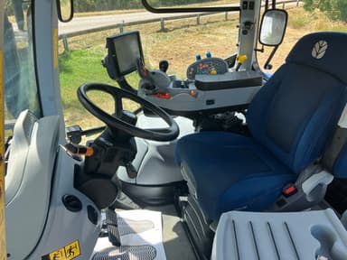 Tracteur chargeur NEW HOLLAND T5.110 AUTO COMMAND - photo 4