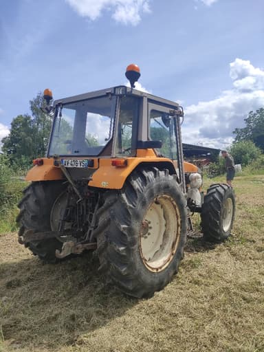 Tracteur chargeur RENAULT CERES 85 X - photo 4