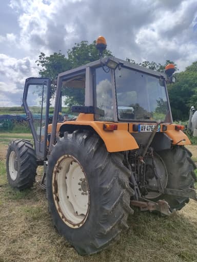 Tracteur chargeur RENAULT CERES 85 X - photo 5