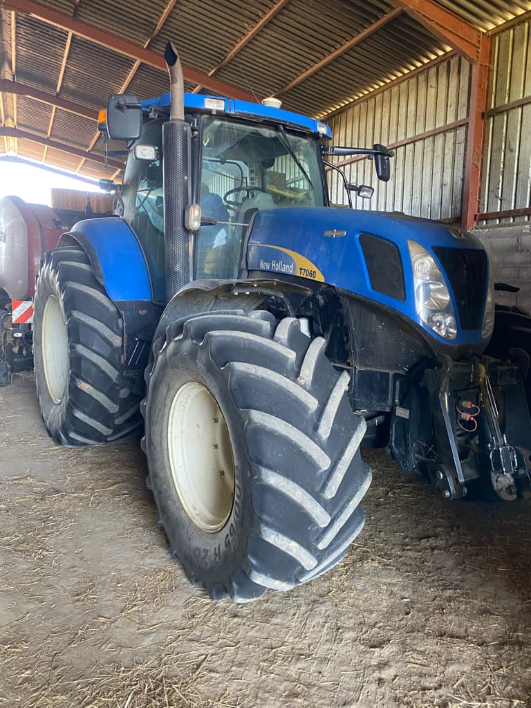 Tracteur NEW HOLLAND T7060 6.7L - photo principale