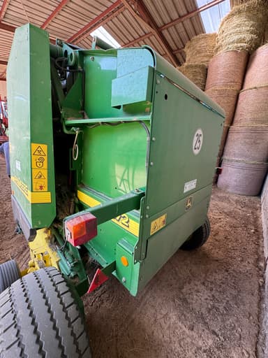 Presse balles rondes JOHN DEERE 572 - photo 3