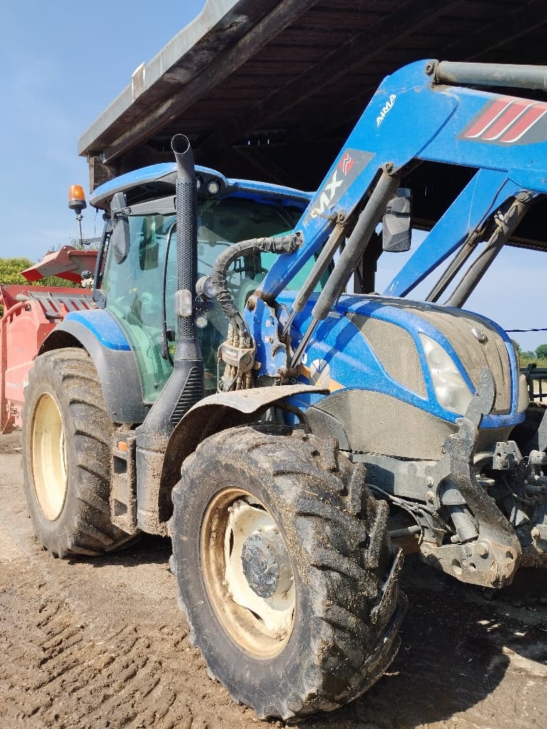 Tracteur chargeur NEW HOLLAND T6.145DC - photo principale