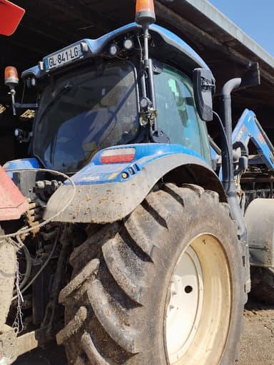 Tracteur chargeur NEW HOLLAND T6.145DC - photo 3