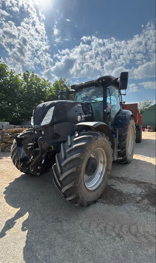 Tracteur NEW HOLLAND T7.210 - photo principale