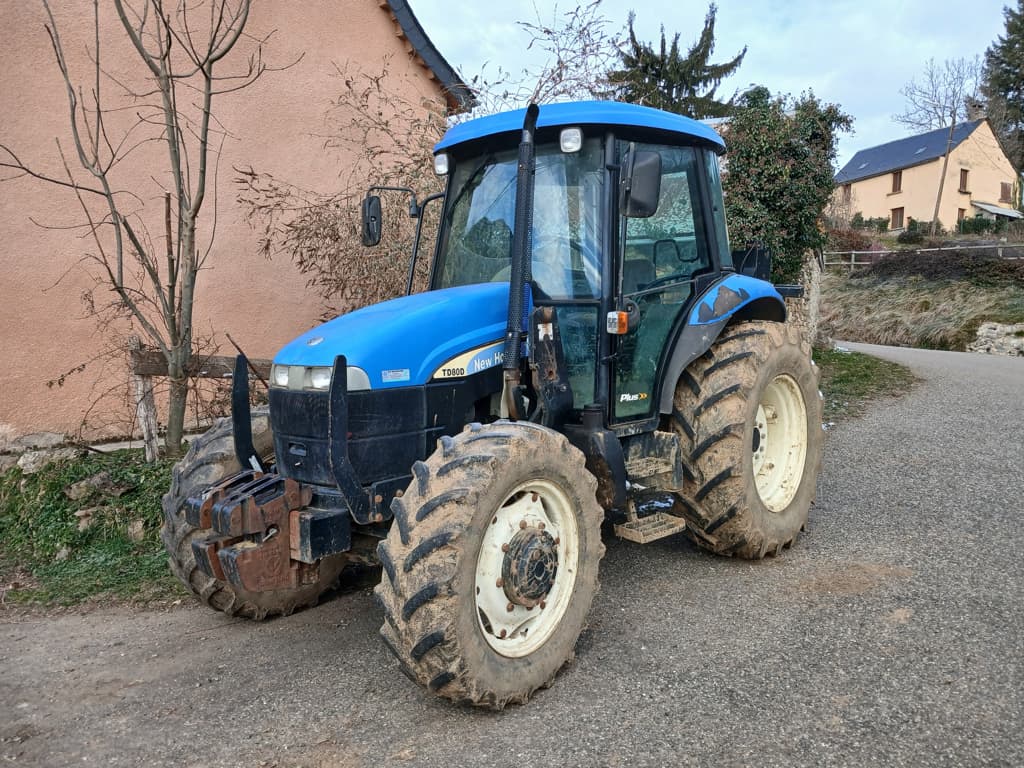 Tracteur NEW HOLLAND TD80 D - photo principale