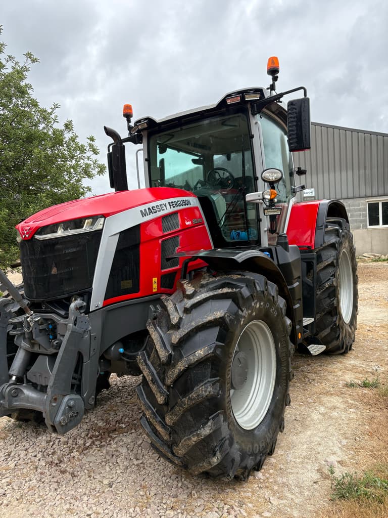 Tracteur MASSEY FERGUSON 8s205 D7 - photo principale
