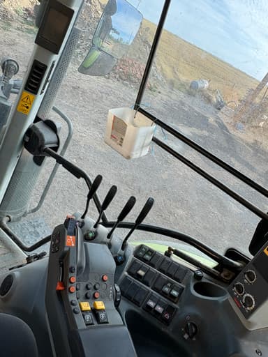 Tracteur CLAAS ARION 630 - photo 3