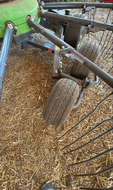 Andaineur DEUTZ FAHR Swathmaster 7132 vario - photo 5