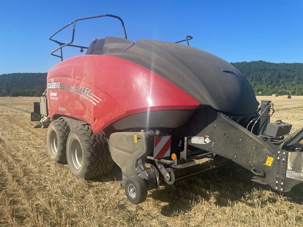 Presse moyenne densite CASE IH Lb434XL - photo principale