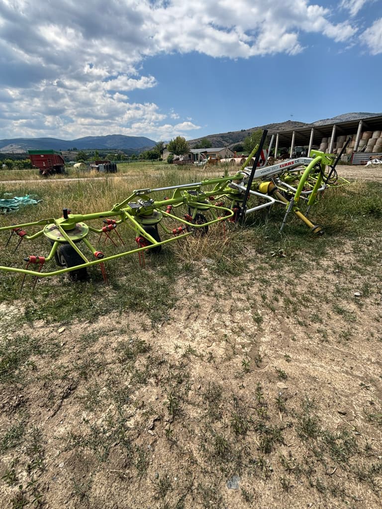 Faneuse CLAAS Volto 80 - photo principale