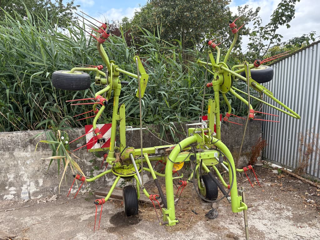 Faneuse CLAAS Volto 52 - photo principale
